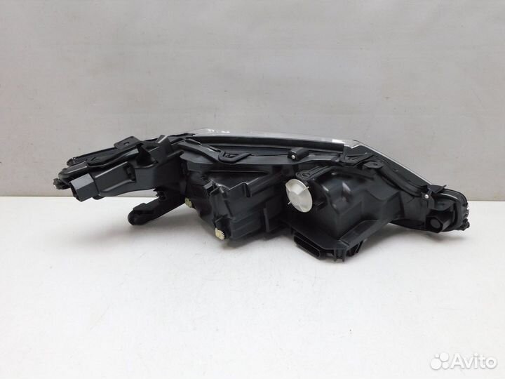 Фара левая Toyota Camry