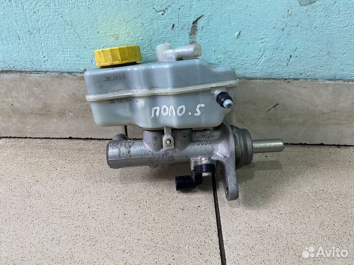 Главный тормозной цилиндр Volkswagen Polo 5