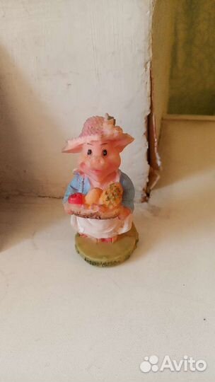 Статуэтка свинка