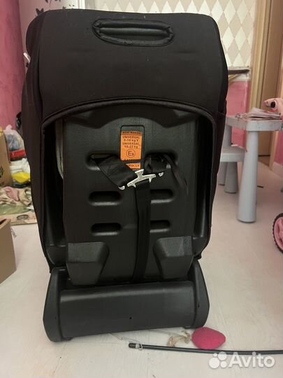 Автомобильное детское кресло. Маша и медведь