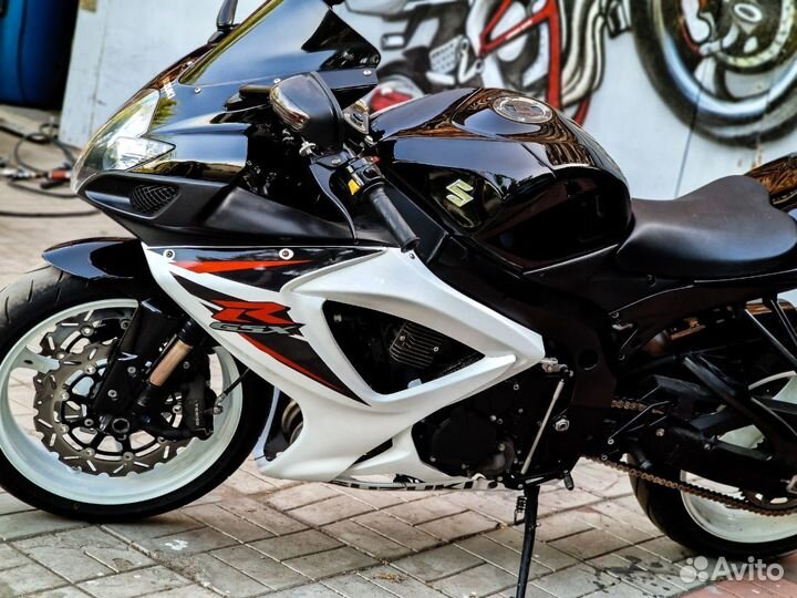 Suzuki GSX R 750