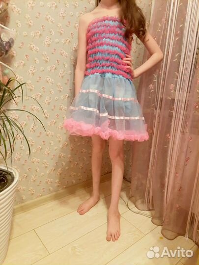 Платье нарядное для девочки 140