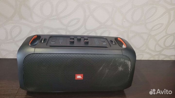 Портативная колонка jbl