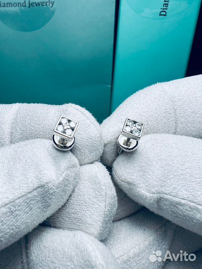 Золотые серьги с бриллиантами