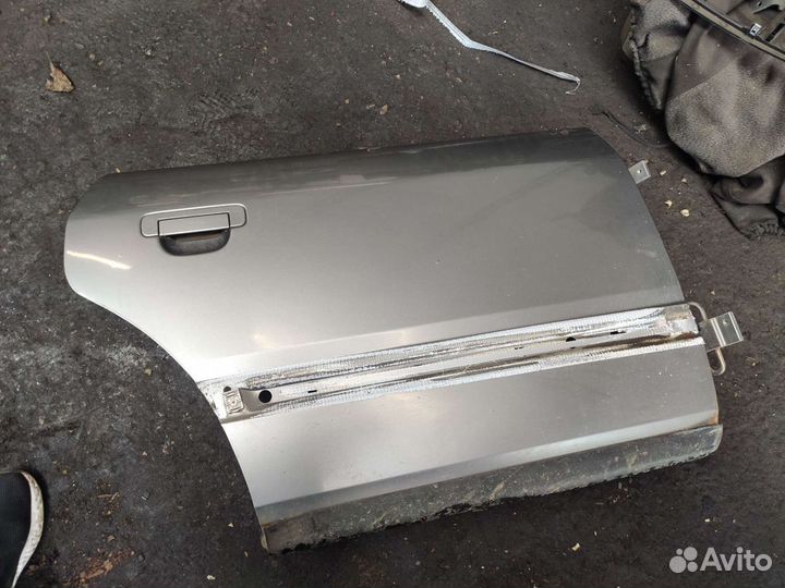 Дверь задняя правая Audi 100C4 в отличном состояни