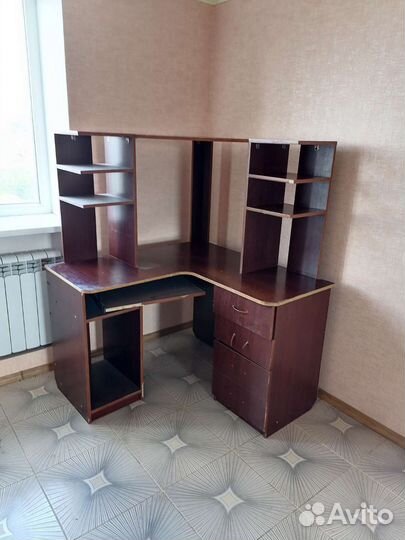 Компьютерный стол