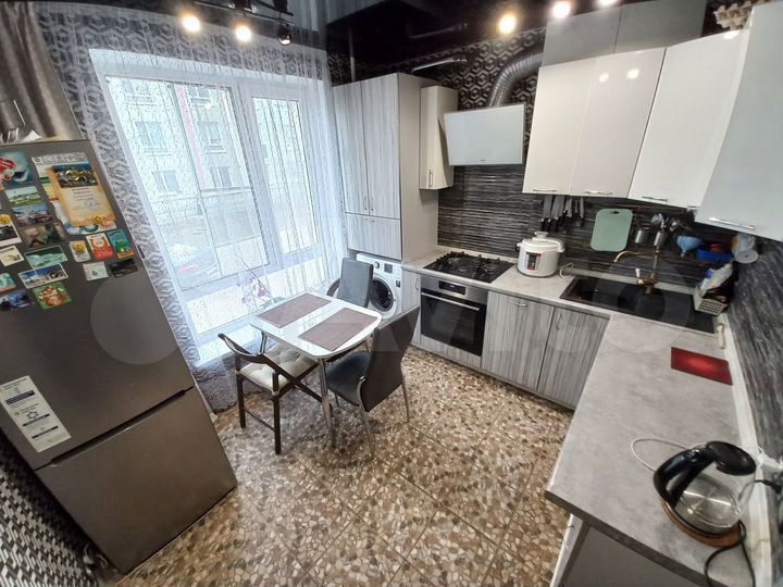 2-к. квартира, 47 м², 1/3 эт.