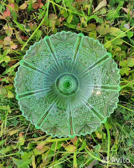 Ваза для фруктов на ножке конфетница