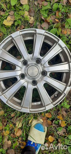 Литые диски для автомобиля
