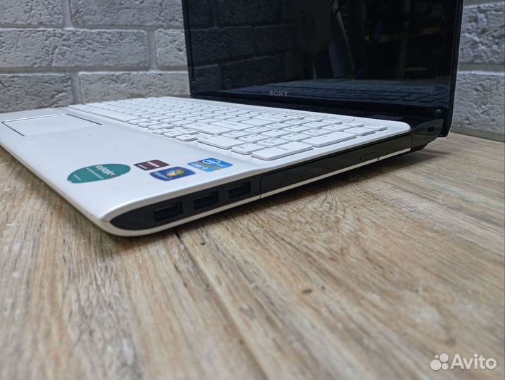 Ноутбук sony core i3