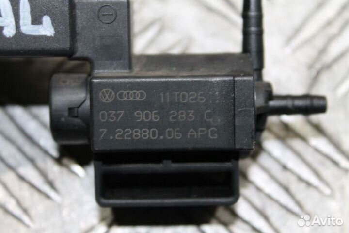 Клапан вакуумный Volkswagen Audi 037906283C