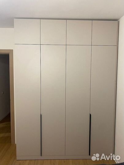 Распашной шкаф на заказ от фабрики