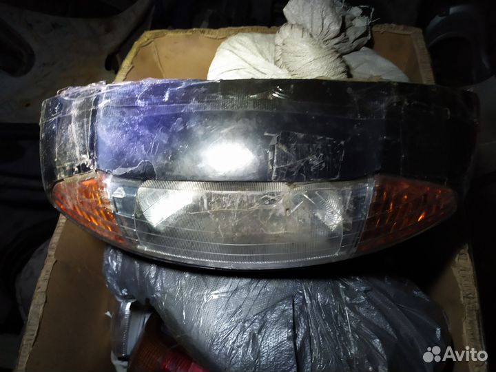 Пластик с фарой на мопед от хонда леад jf06