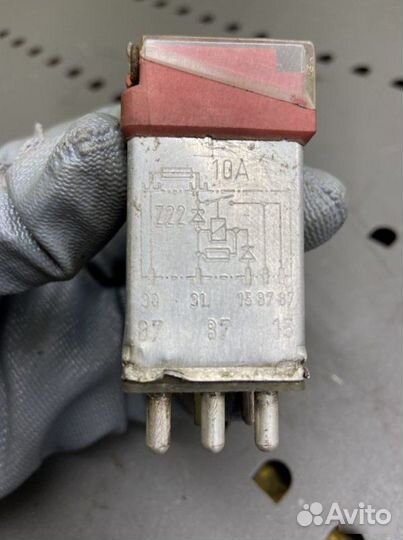 Реле защиты Mercedes E-Class W124 M103