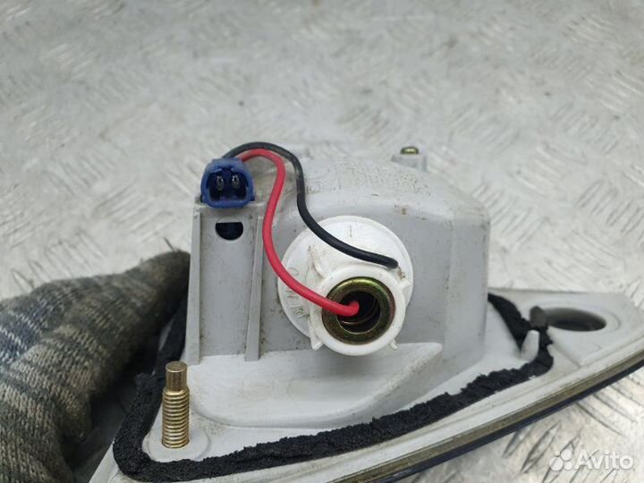 Фонарь задний внутренний правый Suzuki Liana М16А