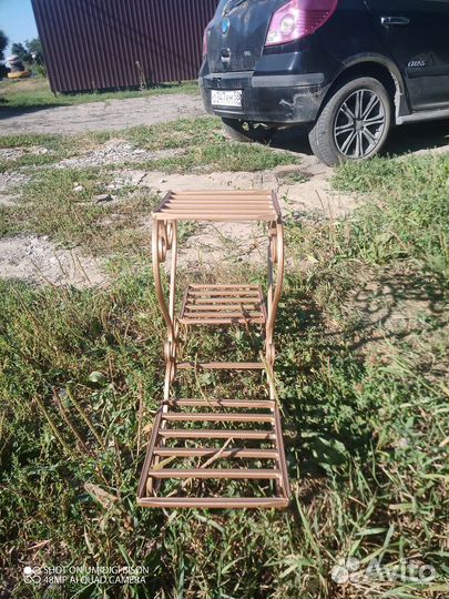 Подставка для цветов напольная металлическая