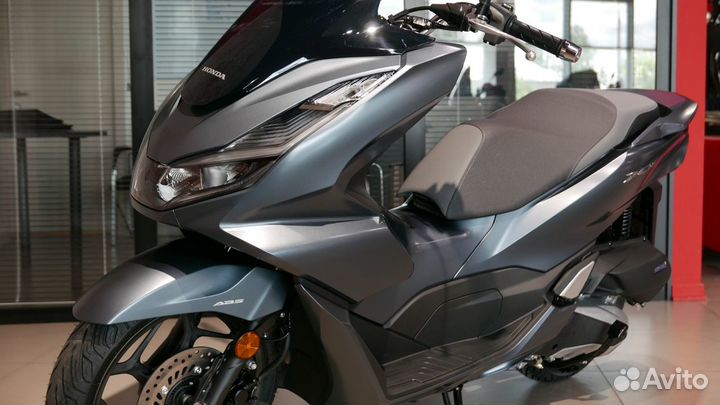 Скутер Honda PCX125