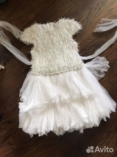 Платье пышное белое 152