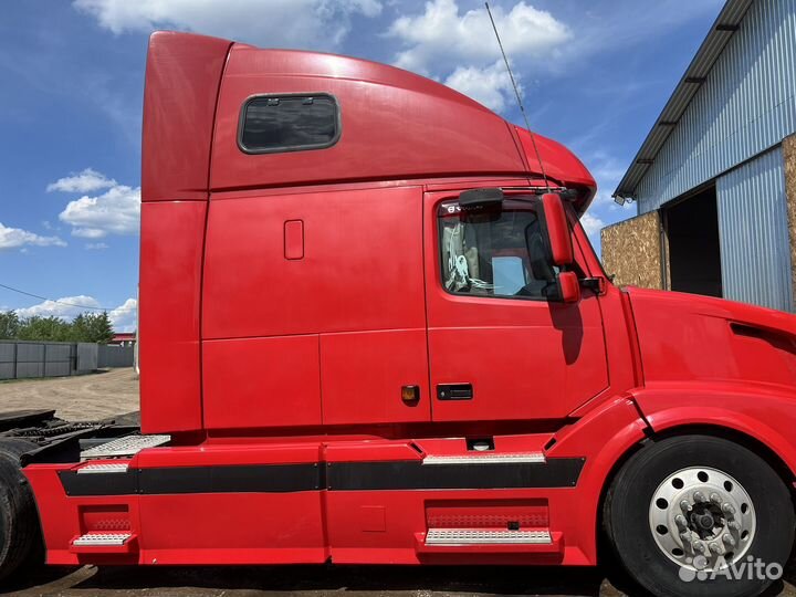 Volvo VNL, 2003