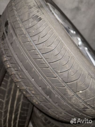 Yokohama dB Decibel E70 215/65 R16