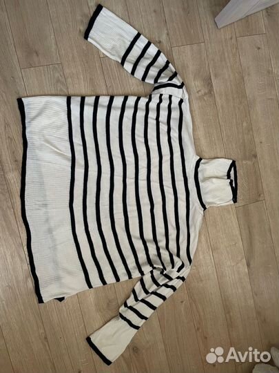 Свитер в полоску