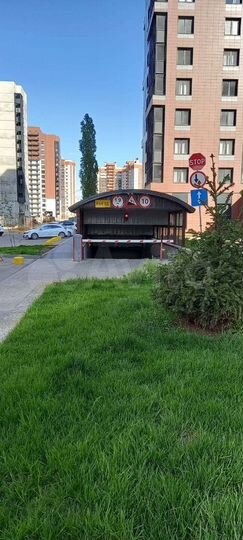 Машиноместо, 14 м²