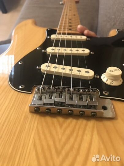 Yamaha SR-700 stratocaster