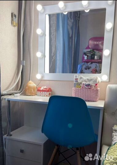 Новое Зеркало визажиста с лампочками в комплекте