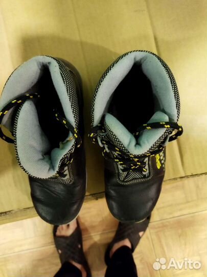 Лыжные ботинки
