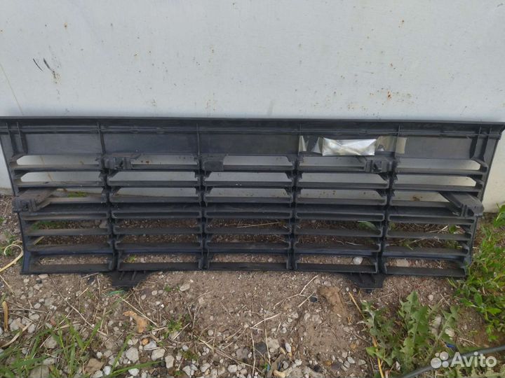 Решетка радиатора нисан караван