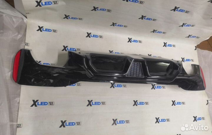 Диффузор G30 M5 CS F90 стиль без фонаря глянец