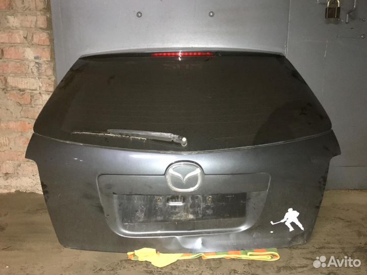 Дверь багажника Mazda