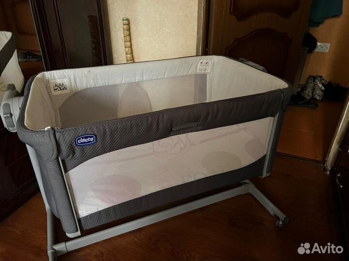 Приставная кроватка chicco next2me