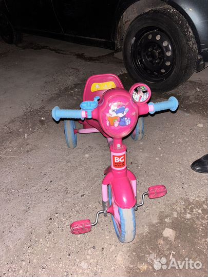 Трехколесный велосипед