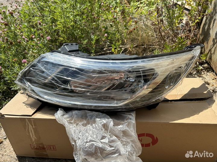 Передняя фара на kia rio 3
