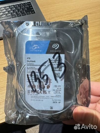 Внутренний HDD диск Seagate Skyhawk 4TB