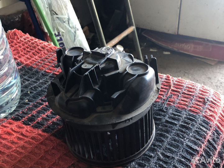 Продам двигатель печки рено