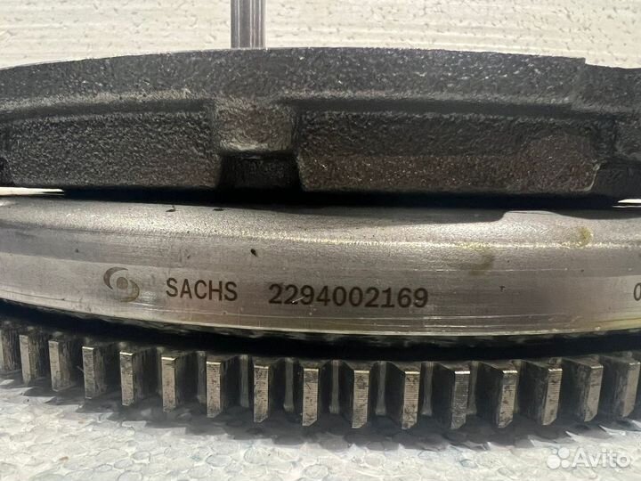 Маховик двухмассовый Hyundai/Kia 2294002169 Sachs