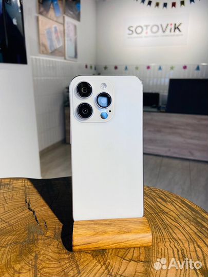 iPhone 15 Pro, 256 ГБ