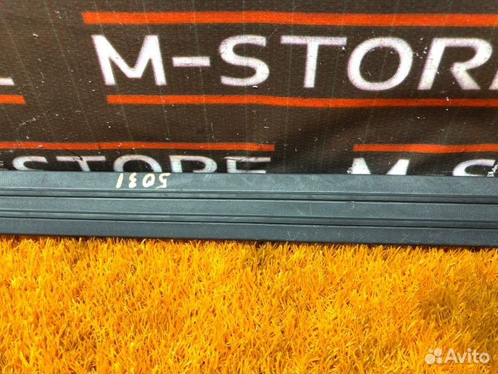 Накладка на порог салона передняя левая Volkswagen