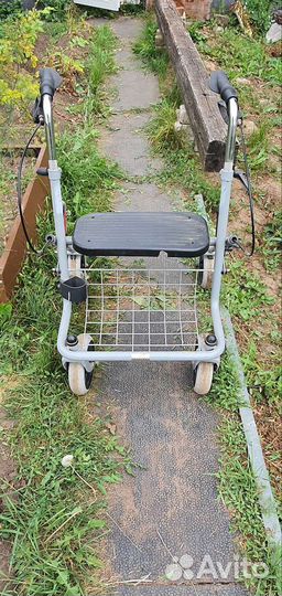 Прогулочная поддержка для пожилилых