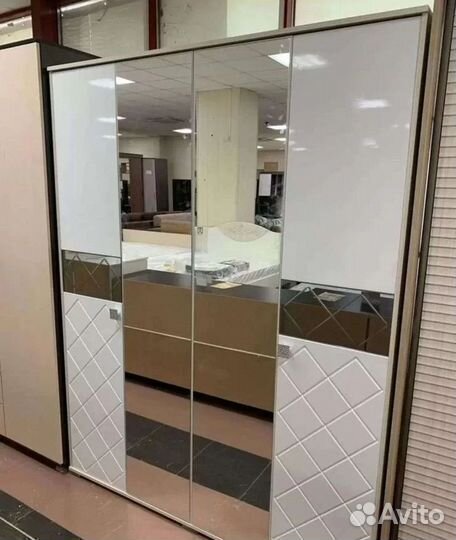 Шкаф четырехстворчатый новый