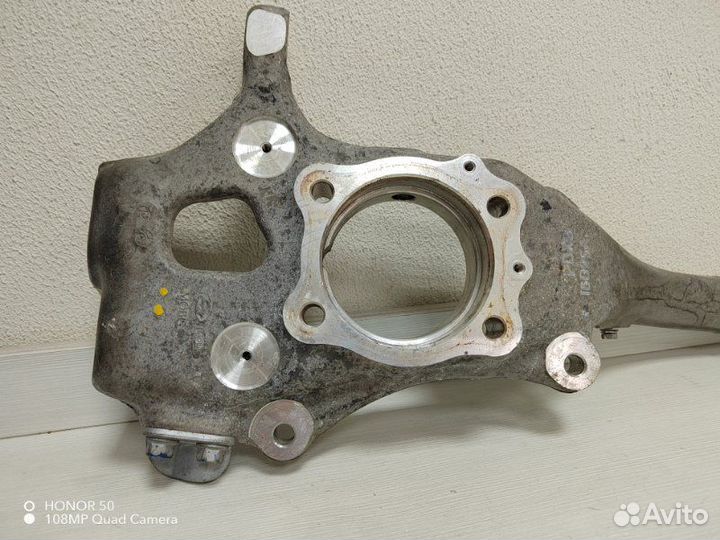 Передний поворотный кулак Genesis G90 2018-2021