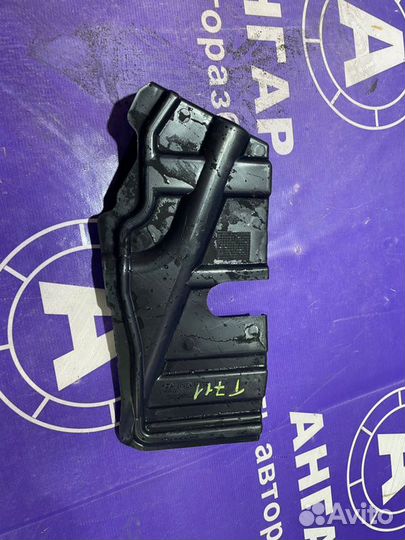 Пыльник двигателя правый Kia Ceed ED G4FA 2010