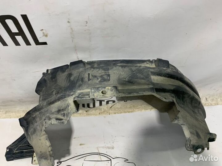 Подкрылок передний правый Nissan X-Trail T30