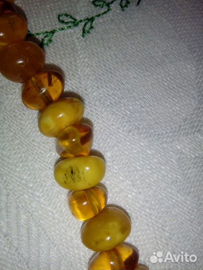 Янтарные бусы