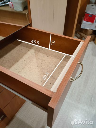 Шкаф с зеркалом