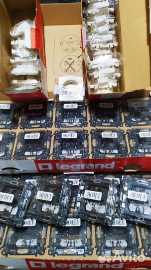 Розетки силовые и лицевые панели Legrand, Франция