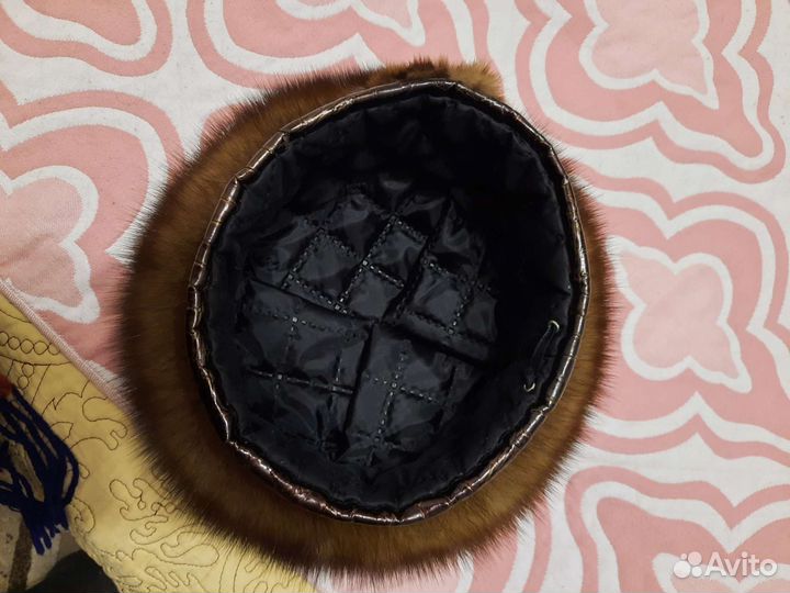 Женская зимняя шапка