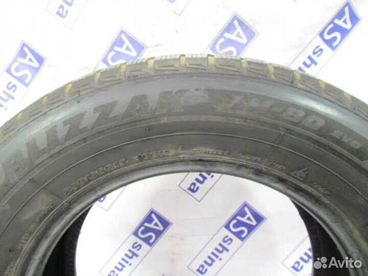 Bridgestone Blizzak LM-80 Evo 235/65 R17 92N